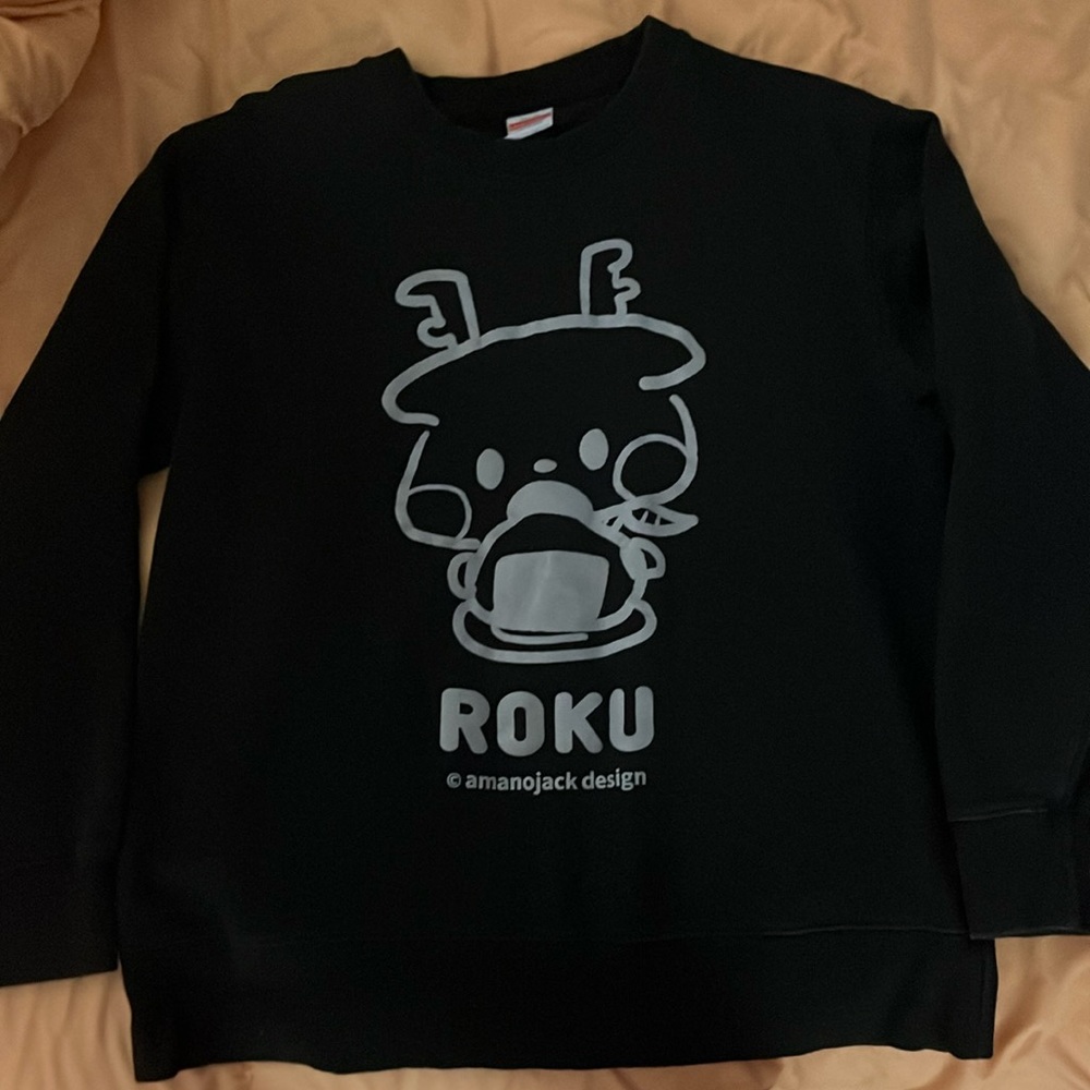 Black crewneck L
